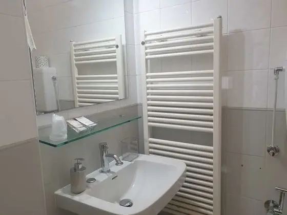 Basic Üç Kişilik Oda