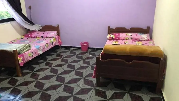 Tek Büyük veya İki Ayrı Yataklı Oda, Ortak Banyo