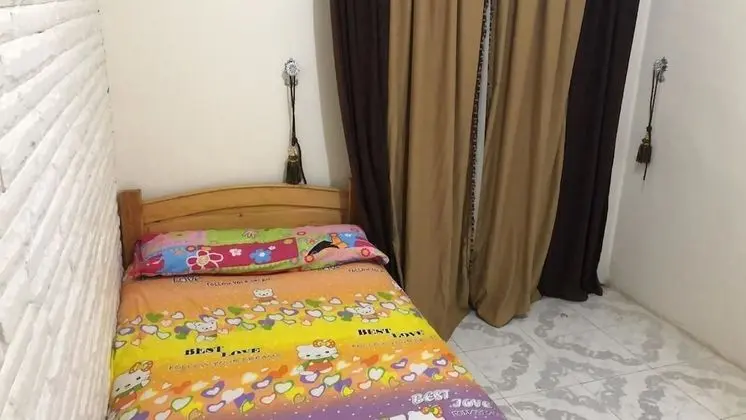 Tek Büyük veya İki Ayrı Yataklı Oda, Ortak Banyo