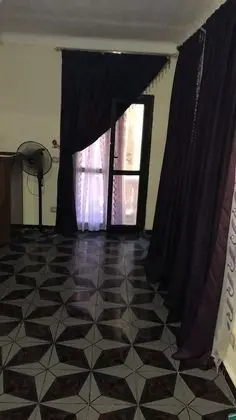 Tek Büyük veya İki Ayrı Yataklı Oda, Ortak Banyo