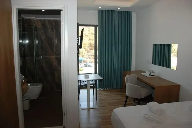 Tek Büyük Yataklı Oda, Balkon