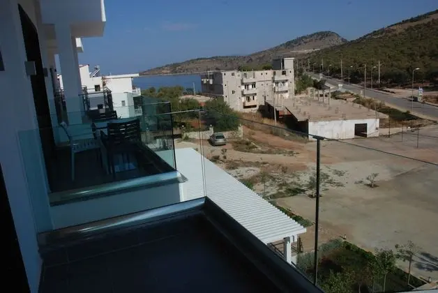 Tek Büyük Yataklı Oda, Balkon