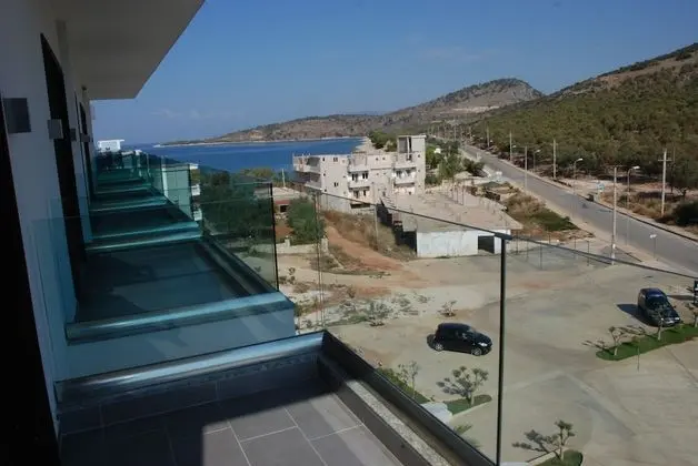 Üç Kişilik Oda, Balkon