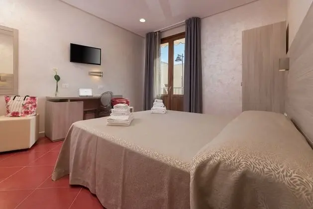 Tek Büyük Yataklı Oda, Balkon