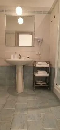 Tek Büyük Yataklı Oda, Banyolu/Duşlu