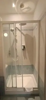 Tek Büyük Yataklı Oda, Banyolu/Duşlu