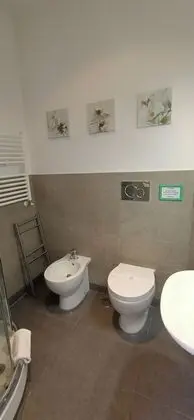 Üç Kişilik Oda, Banyolu/Duşlu