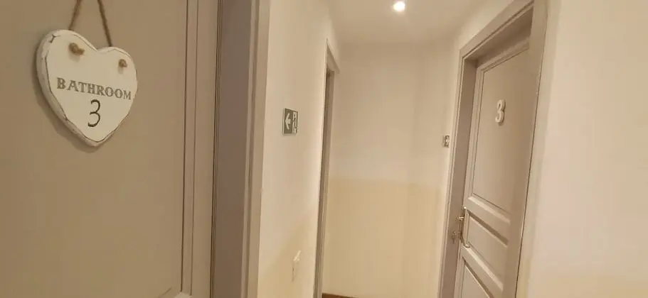 Üç Kişilik Oda, Özel Banyo