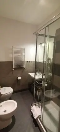 Üç Kişilik Oda, Özel Banyo