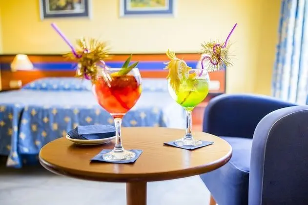 Superior Tek Büyük Yataklı Oda (3 Adults)