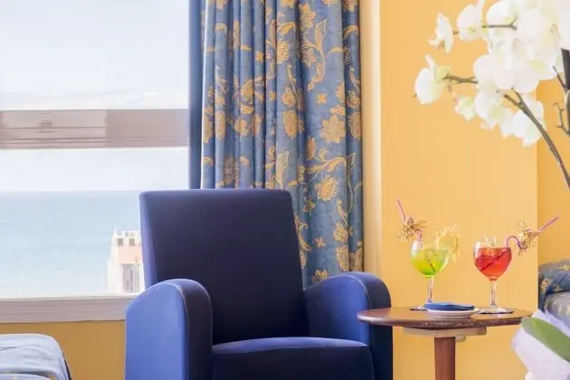 Superior Tek Büyük Yataklı Oda (3 Adults)
