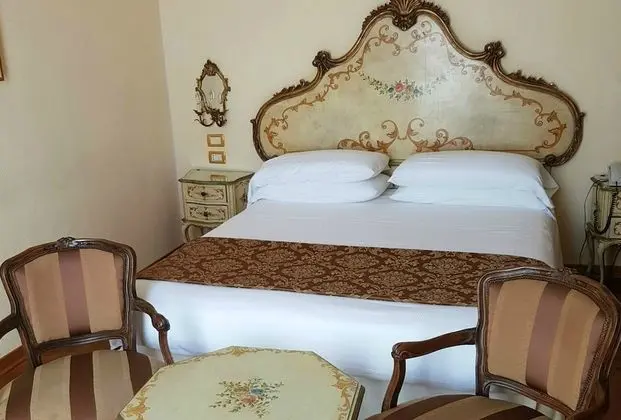 Classic Tek Büyük veya İki Ayrı Yataklı Oda