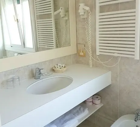 Classic Tek Büyük veya İki Ayrı Yataklı Oda