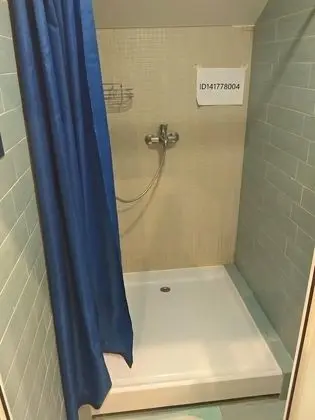 Basic Tek Büyük Yataklı Oda, Ortak Banyo