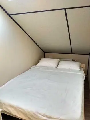 Basic Tek Büyük Yataklı Oda, Penceresiz (Shared Bathroom)