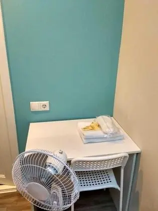 Basic Tek Büyük Yataklı Oda, Penceresiz (Shared Bathroom)