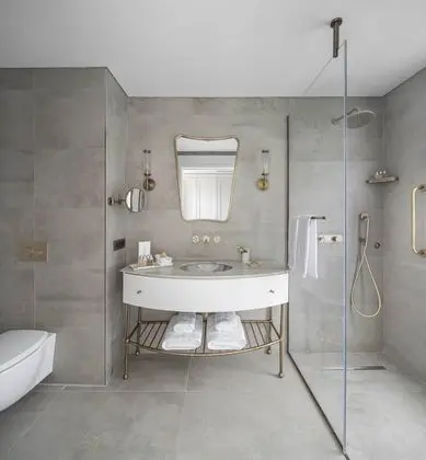 https://images.etstur.com/imgproxy/resize/2560x1440/files/images/hotelImages/etsrooms/815/Biblos_Beach_Resort_Alacati_20260403163139_1.jpg