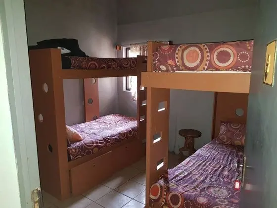Ortak Ranzalı Oda, Ortak Banyo (4 sleeper)