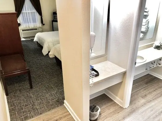 Tek Büyük Yataklı Oda, 2 Çift Kişilik Yatak