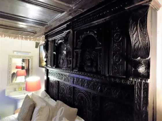 Süit, Özel Banyo (Castle Tudor)