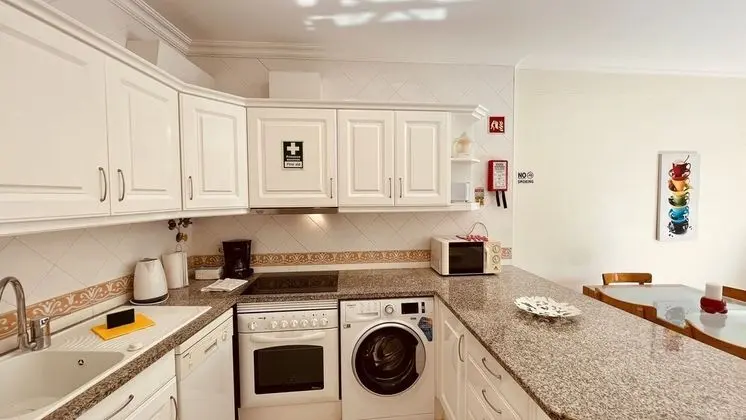 Apart Daire, 2 Yatak Odası, Havuz Kullanımı, Deniz Manzaralı