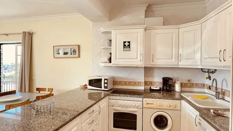 Apart Daire, 2 Yatak Odası, Havuz Kullanımı, Deniz Manzaralı