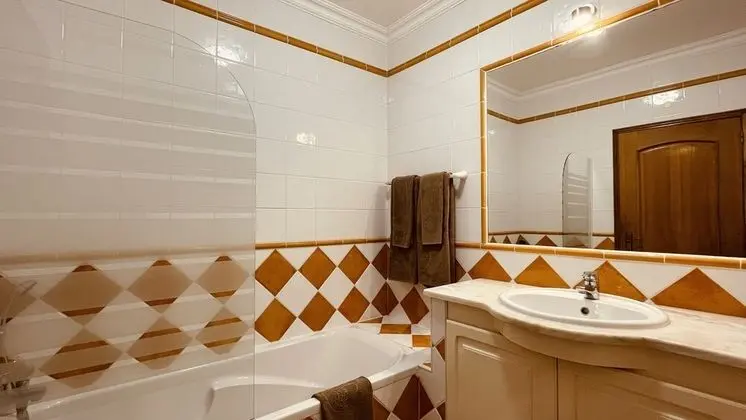 Apart Daire, 2 Yatak Odası, Havuz Kullanımı, Deniz Manzaralı