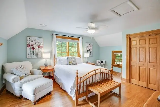 Deluxe Queen Suite