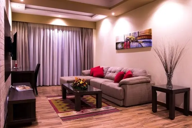 One Bedroom King Suite
