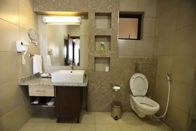 One Bedroom King Suite