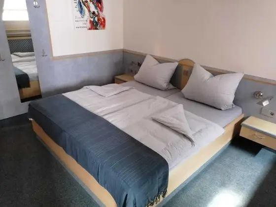 Standard Tek Büyük Yataklı Oda