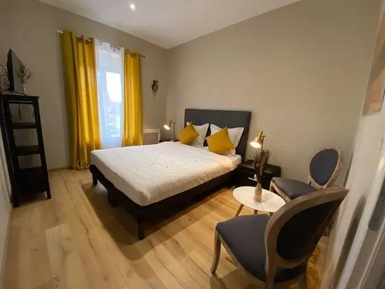 Classic Tek Büyük Yataklı Oda