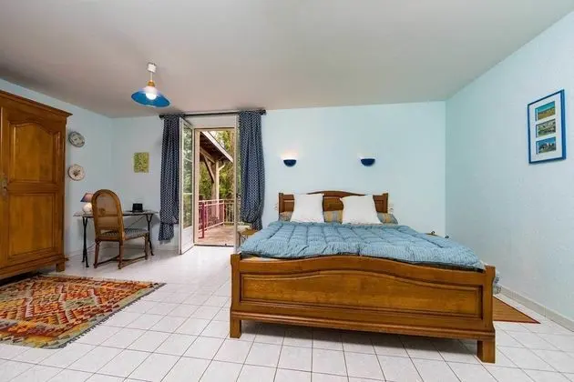 Comfort Tek Büyük Yataklı Oda, Engellilere Uygun (Une poule sur un mur)