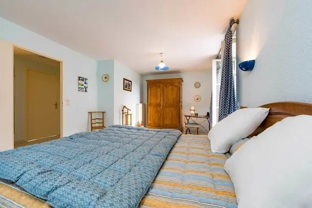 Comfort Tek Büyük Yataklı Oda, Engellilere Uygun (Une poule sur un mur)