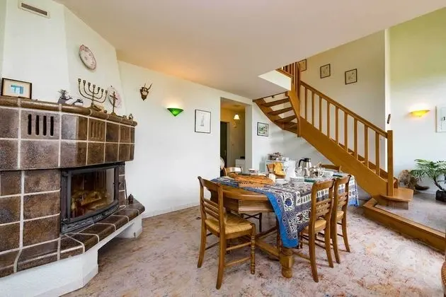 Üç Kişilik Oda (Une vache déguisée en fleur)