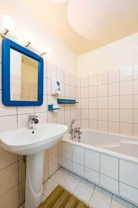 Üç Kişilik Oda (Une vache déguisée en fleur)