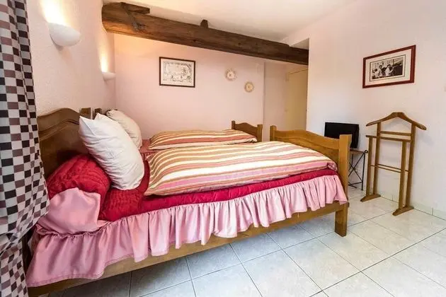 Üç Kişilik Oda (Une vache déguisée en fleur)