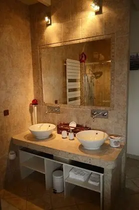 Tek Büyük Yataklı Oda (Orchidée)