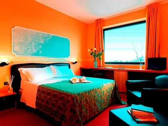 Basic Büyük Yataklı Tek Kişilik Oda