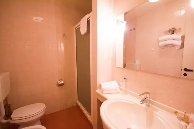 Basic Büyük Yataklı Tek Kişilik Oda