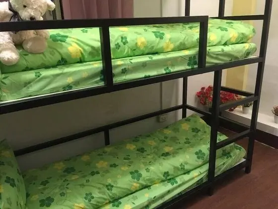 Economy Ortak Ranzalı Oda, Sadece kadınlar için, Ortak Banyo