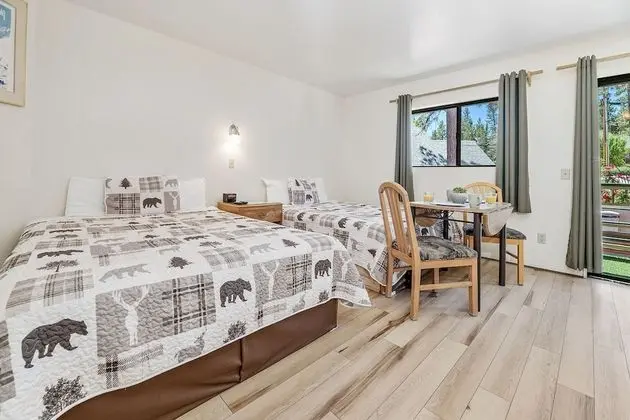 Standard Oda, 2 Büyük (Queen) Boy Yatak, Balkon, Bahçe Manzaralı