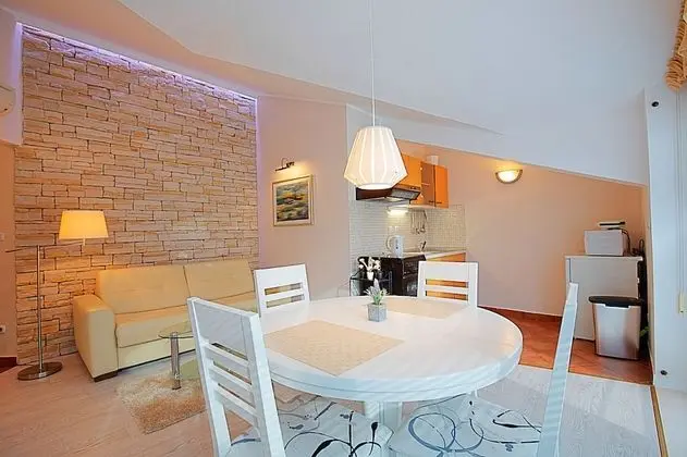 Apart Daire, 1 Yatak Odası, Balkon, Kısmi Deniz Manzaralı