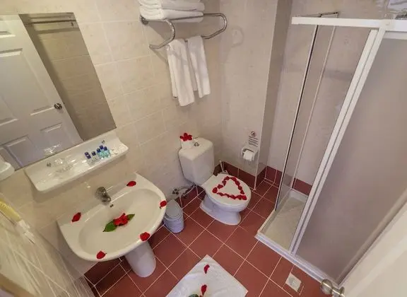 Standard Tek Büyük veya İki Ayrı Yataklı Oda