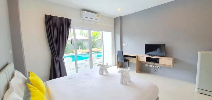 Grand Deluxe Pool Access