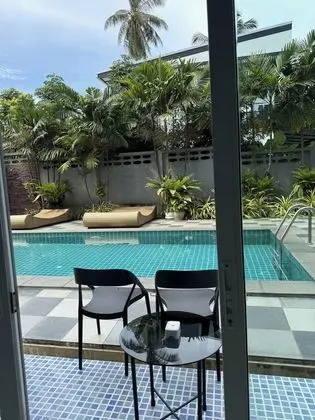 Grand Deluxe Pool Access
