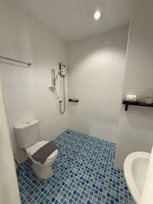 Grand Deluxe Pool Access