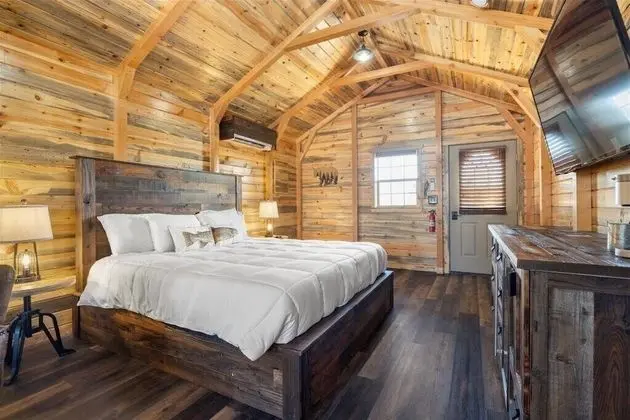 Standard Oda, 1 Büyük (Queen) Boy Yatak (Big Horn Cabin)