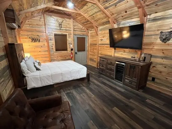 Standard Oda, 1 Büyük (Queen) Boy Yatak (Big Horn Cabin)