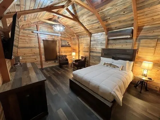 Standard Oda, 1 Büyük (Queen) Boy Yatak (Big Horn Cabin)